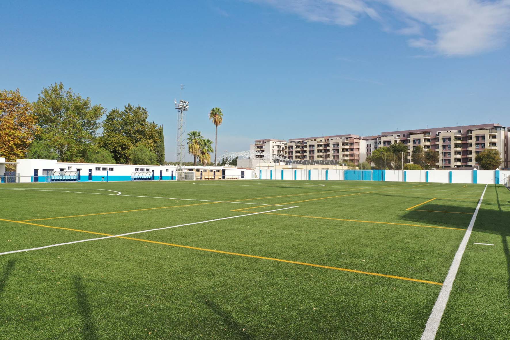 Los tres campos fútbol renuevan césped artificial